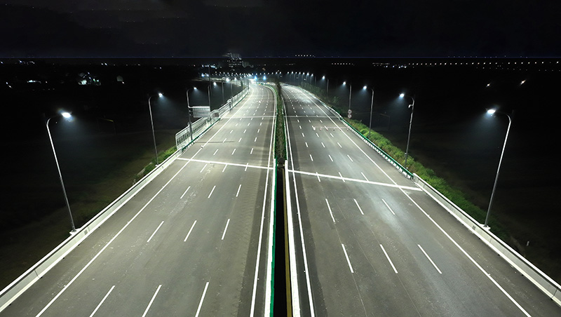 金義中央大道通車,三思智慧綜合桿,道路照明系統(tǒng)方案,點(diǎn)亮23公里智慧公路