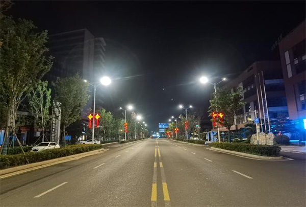 三思助力城陽區主城區路燈節能改造工程